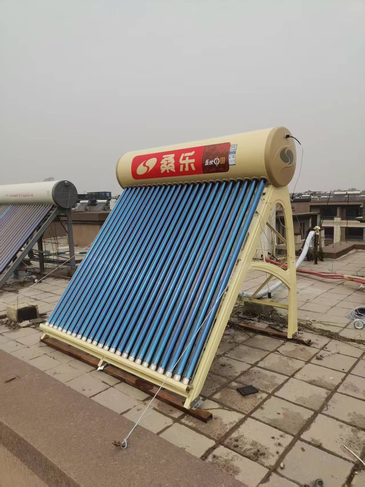 桑乐楼顶式太阳能安装在济南国科高尔夫别墅区